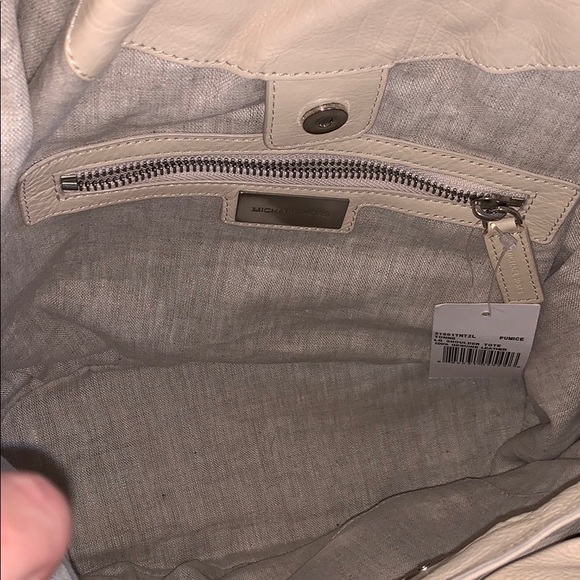 MICHAEL KORS TONNE LG SHOULDER TOTE - Picture 5 of 8